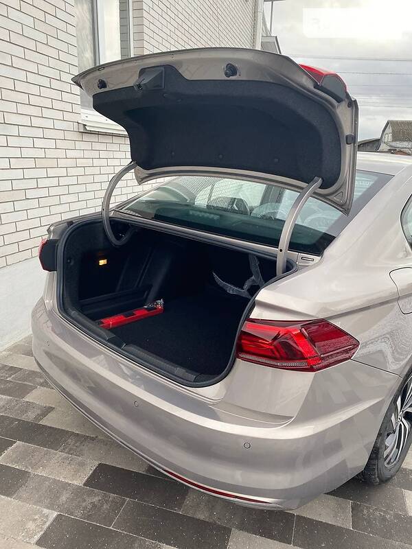 Седан Volkswagen e-Bora 2019 в Борисполе