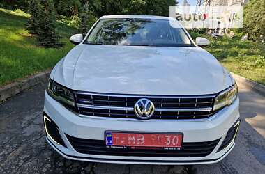 Седан Volkswagen e-Bora 2019 в 