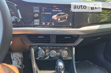 Седан Volkswagen e-Bora 2019 в 