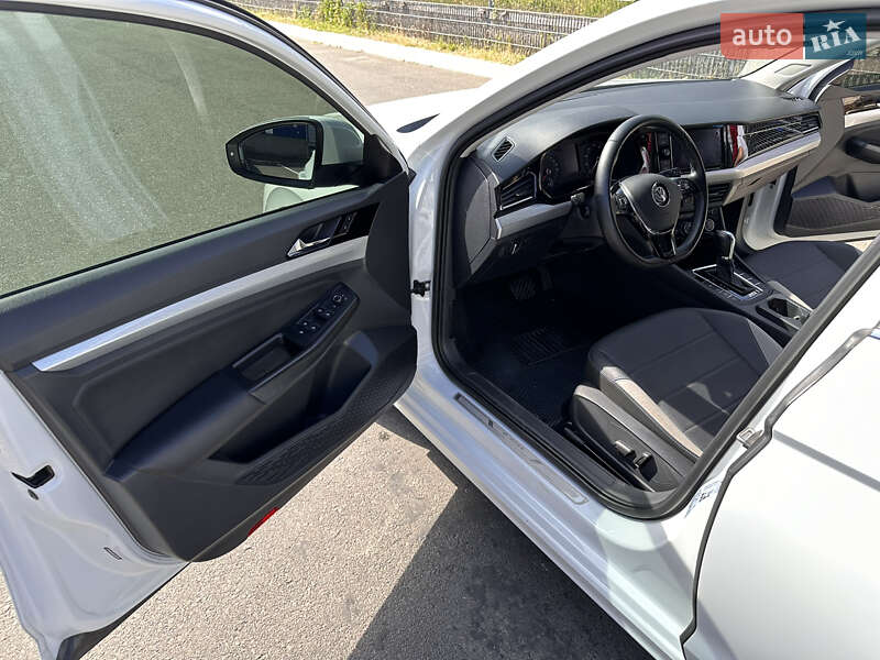 Седан Volkswagen e-Bora 2020 в Одесі