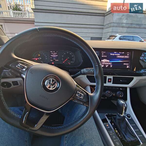 Седан Volkswagen e-Bora 2019 в Києві