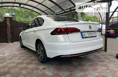 Седан Volkswagen e-Bora 2019 в 