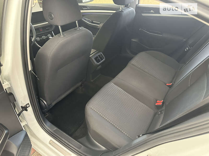 Седан Volkswagen e-Bora 2019 в Броварах