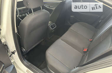 Седан Volkswagen e-Bora 2019 в 