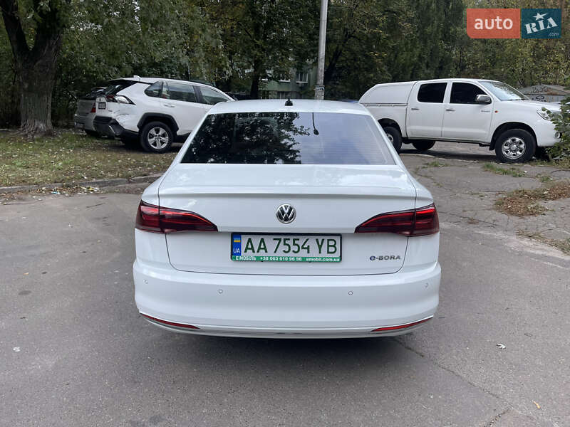 Седан Volkswagen e-Bora 2019 в Києві