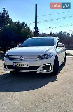 Volkswagen e-Bora 2020