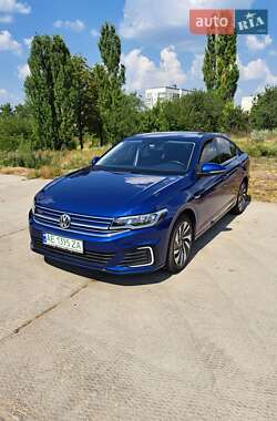 Седан Volkswagen e-Bora 2019 в 