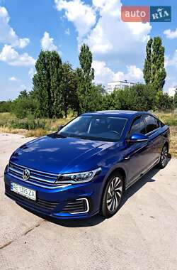 Седан Volkswagen e-Bora 2019 в 