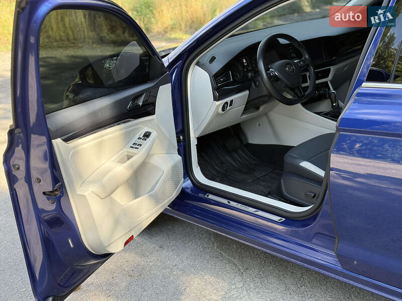 Седан Volkswagen e-Bora 2019 в Запоріжжі