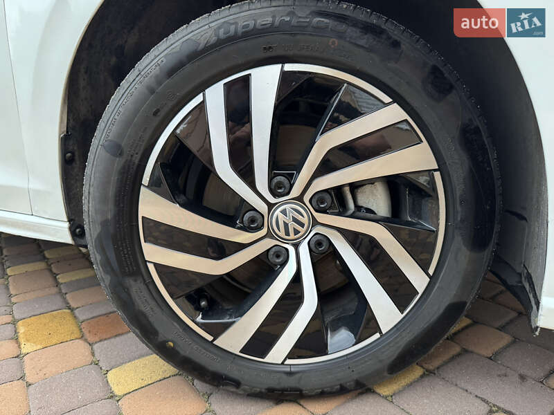 Седан Volkswagen e-Bora 2019 в Києві