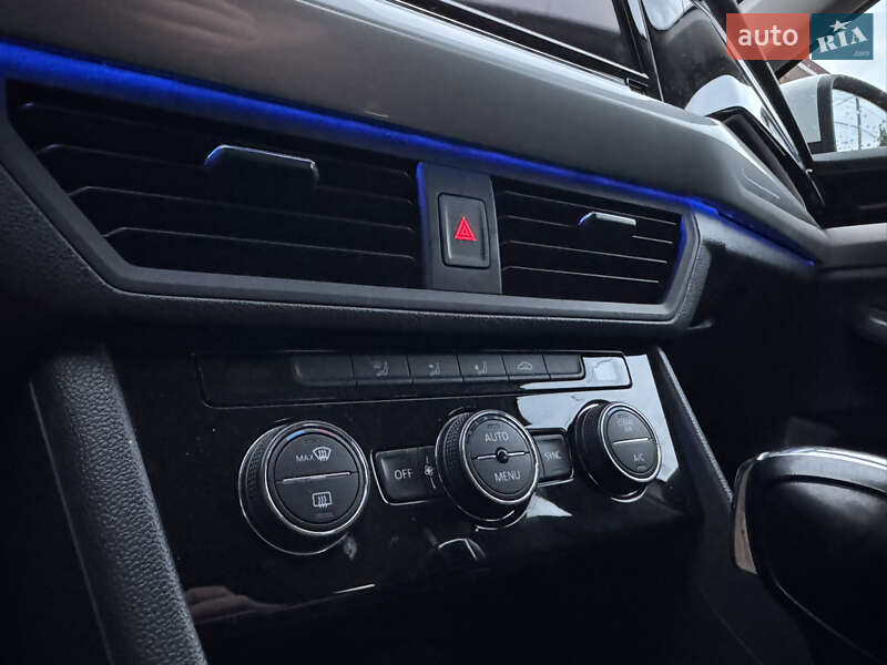 Седан Volkswagen e-Bora 2019 в Києві