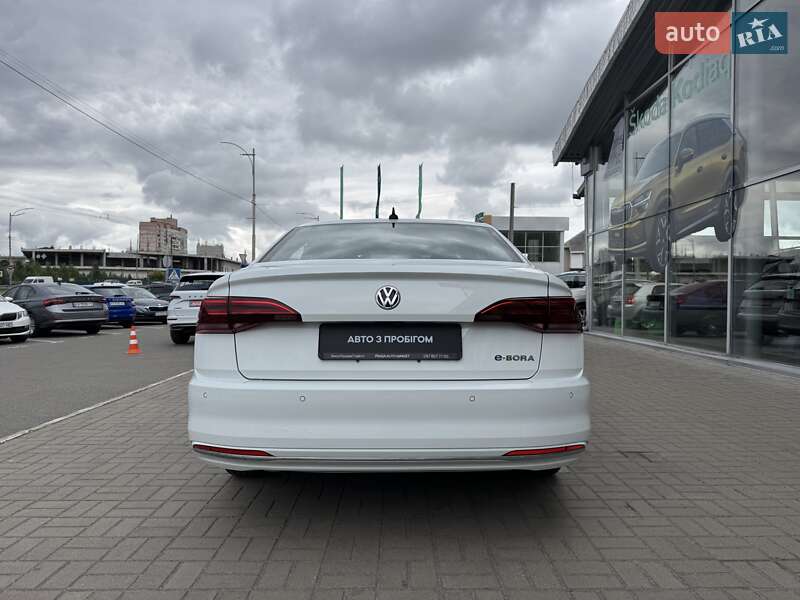 Седан Volkswagen e-Bora 2020 в Киеве