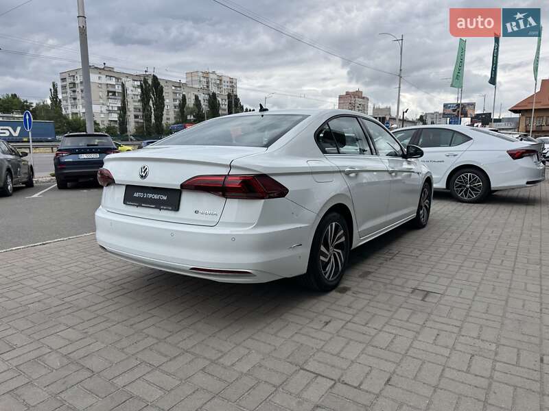 Седан Volkswagen e-Bora 2020 в Киеве