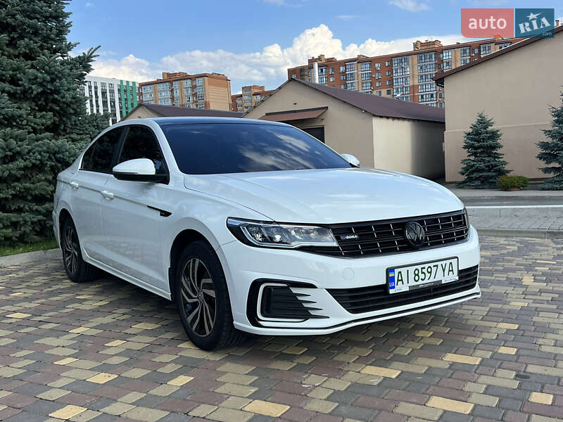 Volkswagen e-Bora 2020