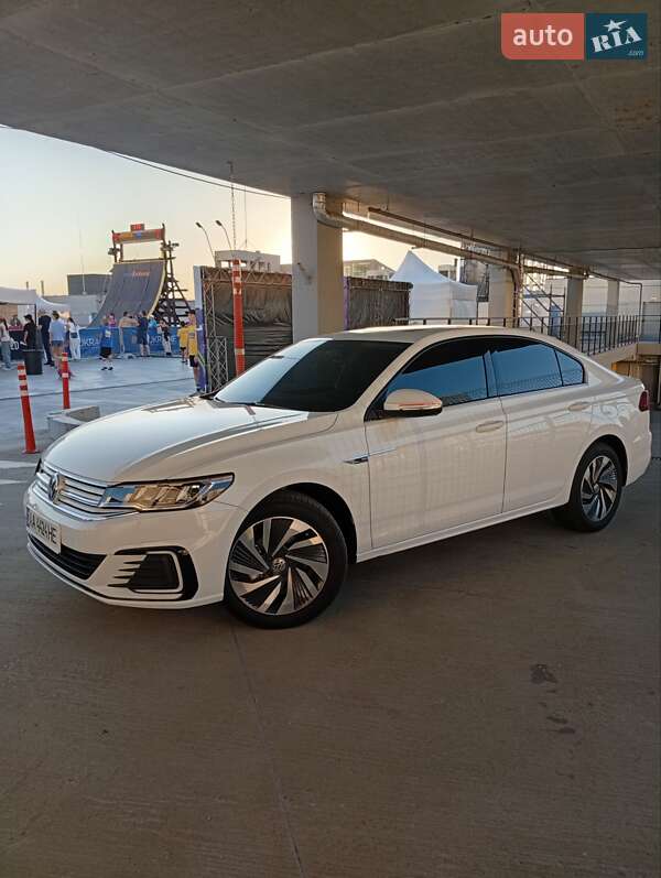 Седан Volkswagen e-Bora 2019 в Киеве фото Седан Volkswagen e-Bora 2019 в Киеве