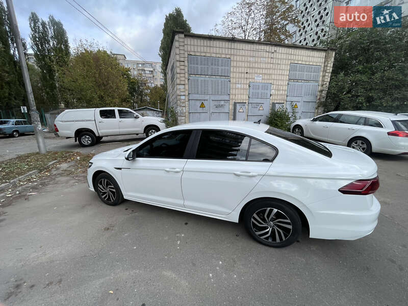 Седан Volkswagen e-Bora 2019 в Киеве