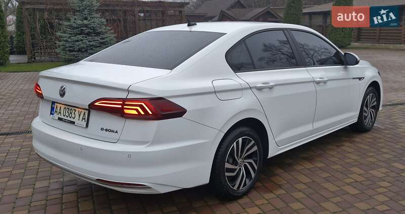 Volkswagen e-Bora 2020