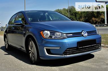 Хэтчбек Volkswagen e-Golf 2016 в Киеве