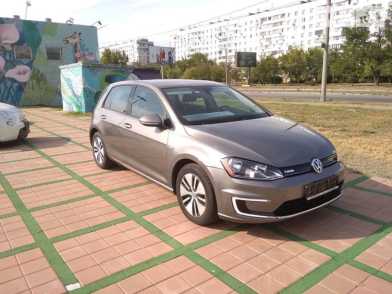 Хэтчбек Volkswagen e-Golf 2016 в Запорожье