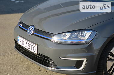 Хетчбек Volkswagen e-Golf 2017 в 