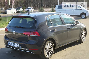 Хетчбек Volkswagen e-Golf 2017 в 