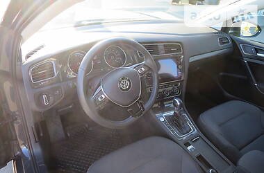 Хетчбек Volkswagen e-Golf 2017 в 