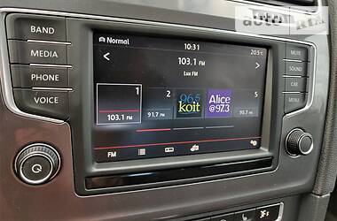Хетчбек Volkswagen e-Golf 2016 в 