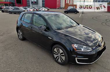 Хетчбек Volkswagen e-Golf 2016 в 