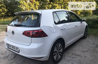 Хэтчбек Volkswagen e-Golf 2016 в Киеве