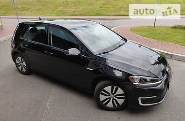 Хетчбек Volkswagen e-Golf 2017 в 