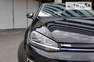 Хетчбек Volkswagen e-Golf 2017 в 
