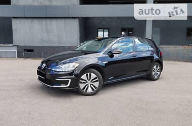 Хетчбек Volkswagen e-Golf 2017 в 