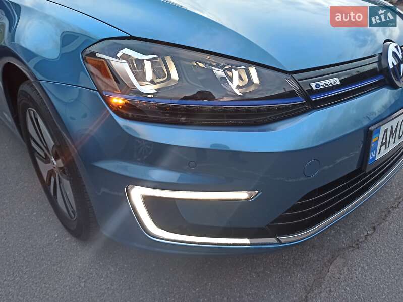 Хетчбек Volkswagen e-Golf 2015 в Житомирі