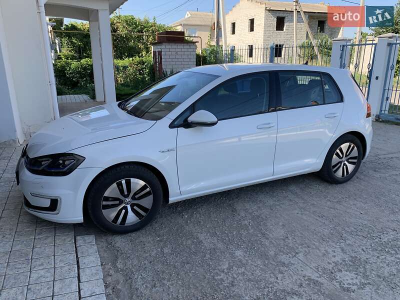 Хэтчбек Volkswagen e-Golf 2017 в Черноморске