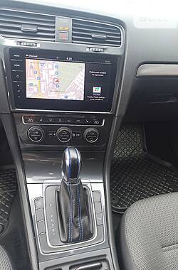 Хетчбек Volkswagen e-Golf 2018 в 