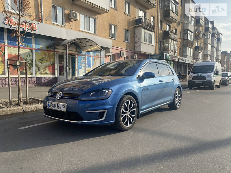 Volkswagen e-Golf 2015