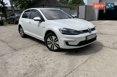 Хэтчбек Volkswagen e-Golf 2017 в 