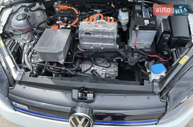 Хэтчбек Volkswagen e-Golf 2017 в 