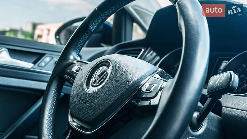 Хэтчбек Volkswagen e-Golf 2019 в Ужгороде