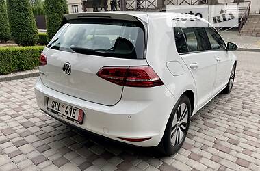 Хэтчбек Volkswagen e-Golf 2016 в Черновцах