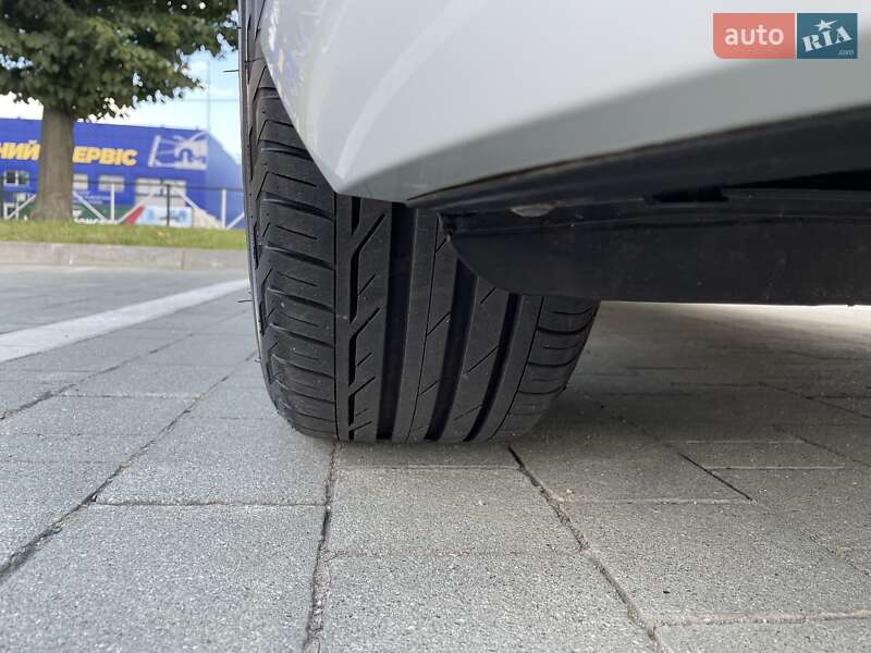 Хэтчбек Volkswagen e-Golf 2018 в Хмельницком