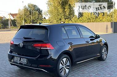 Хетчбек Volkswagen e-Golf 2018 в 