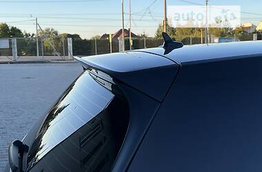 Хетчбек Volkswagen e-Golf 2018 в 