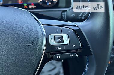 Хетчбек Volkswagen e-Golf 2018 в 