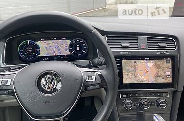 Хэтчбек Volkswagen e-Golf 2018 в Киеве