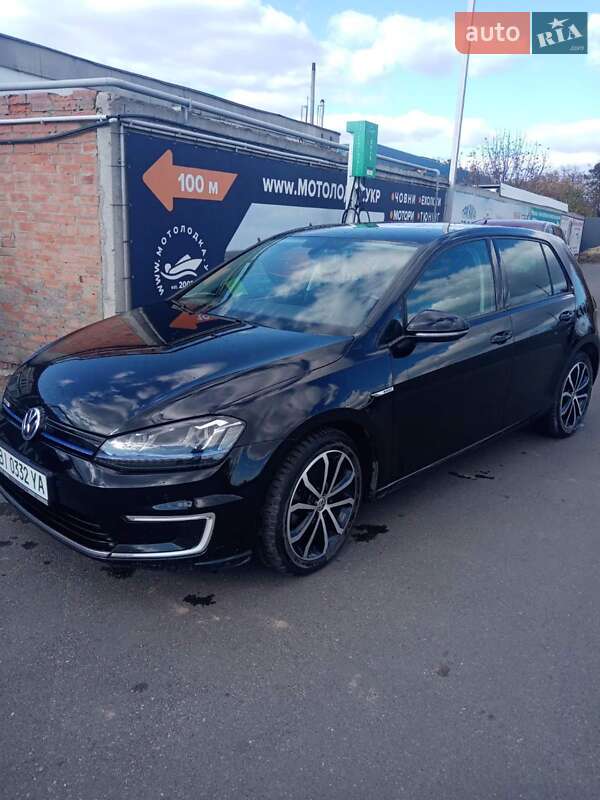 Хетчбек Volkswagen e-Golf 2015 в Полтаві