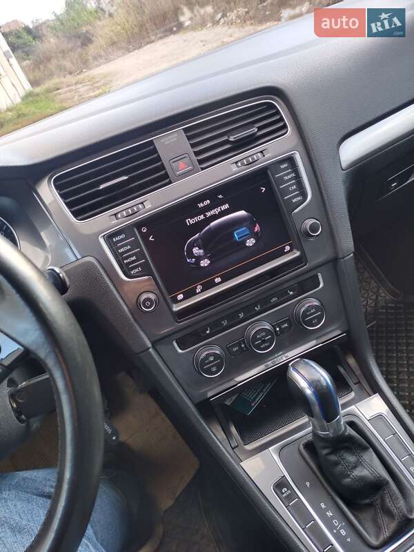 Хетчбек Volkswagen e-Golf 2015 в Полтаві