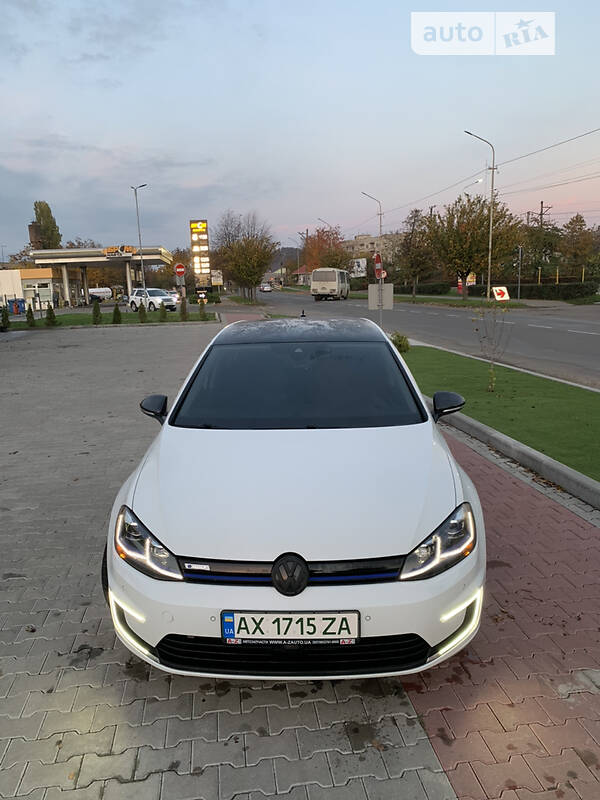 Хэтчбек Volkswagen e-Golf 2017 в Мукачево фото 9 Хэтчбек Volkswagen e-Golf 2017 в Мукачево