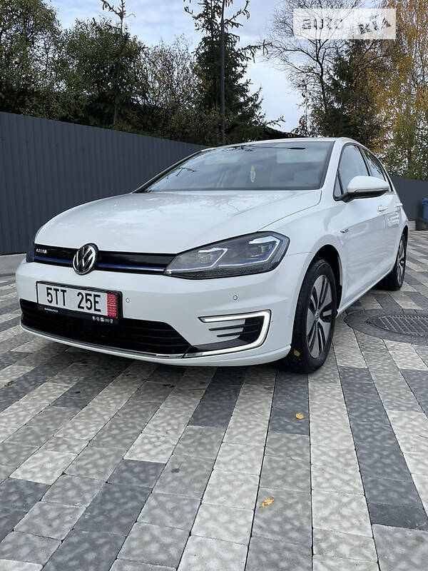 Хэтчбек Volkswagen e-Golf 2020 в 