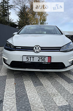 Хэтчбек Volkswagen e-Golf 2020 в 